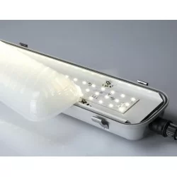 Luminaire réglette LEDS étanche IP65 pour hotte de cuisine